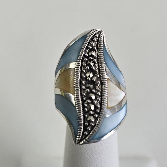 Elegant Sterling Silver 925 Mother Of Pearl Ring - Picture 4 of 6